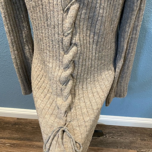 Lauren Conrad Women’s Back Cut Out Sweater Gray - Picture 3 of 7